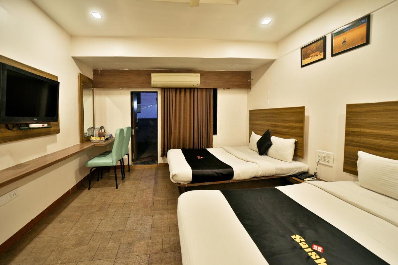 Saish Hotel Shirdi Exterior photo