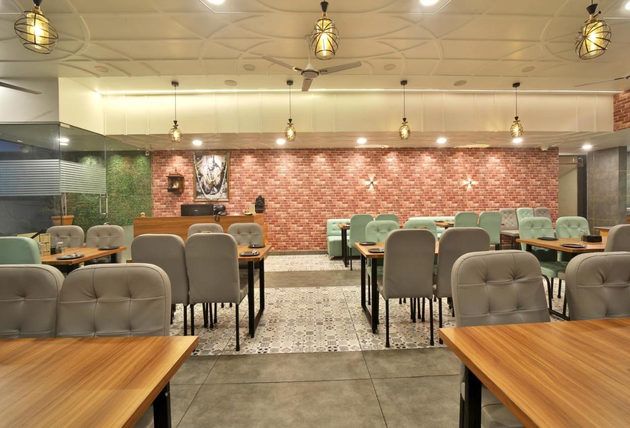Saish Hotel Shirdi Exterior photo