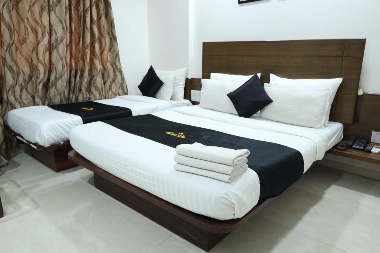 Saish Hotel Shirdi Exterior photo