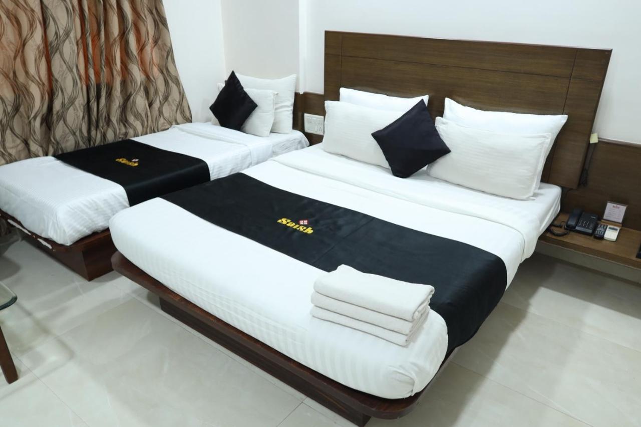 Saish Hotel Shirdi Exterior photo