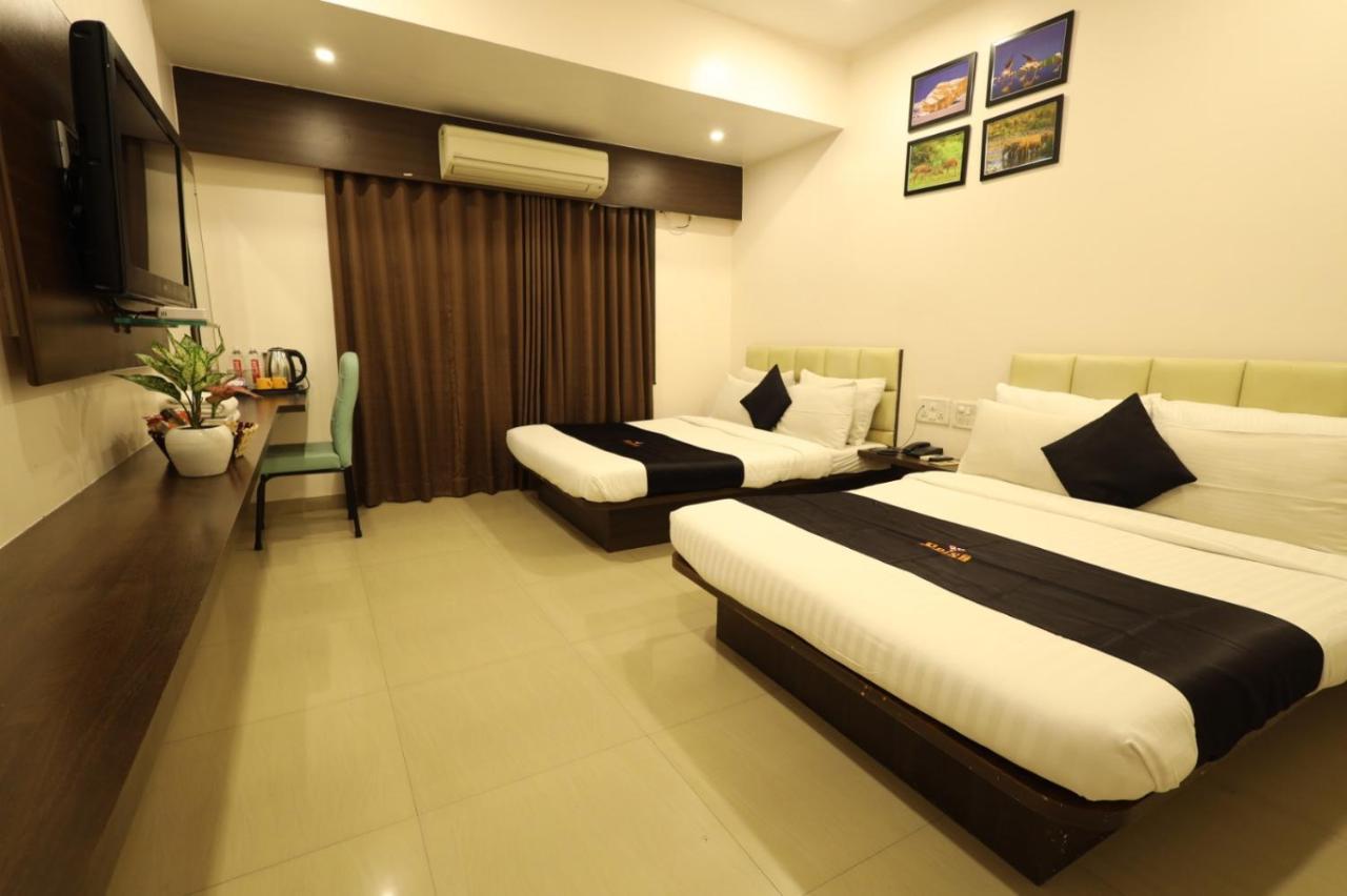 Saish Hotel Shirdi Exterior photo