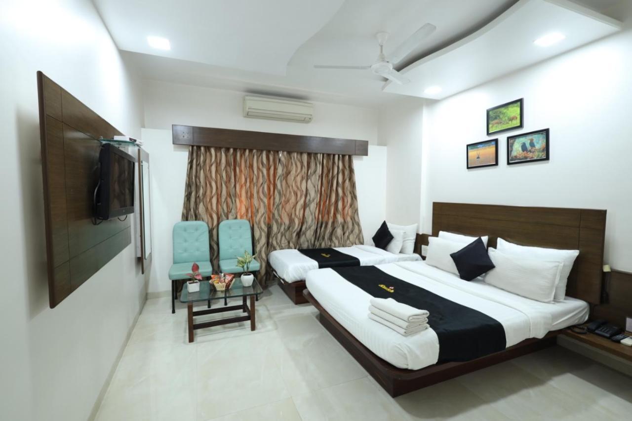 Saish Hotel Shirdi Exterior photo