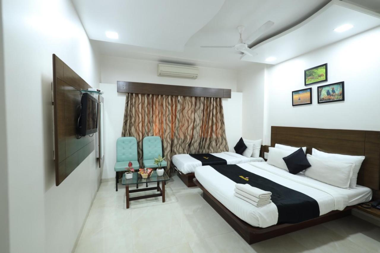 Saish Hotel Shirdi Exterior photo