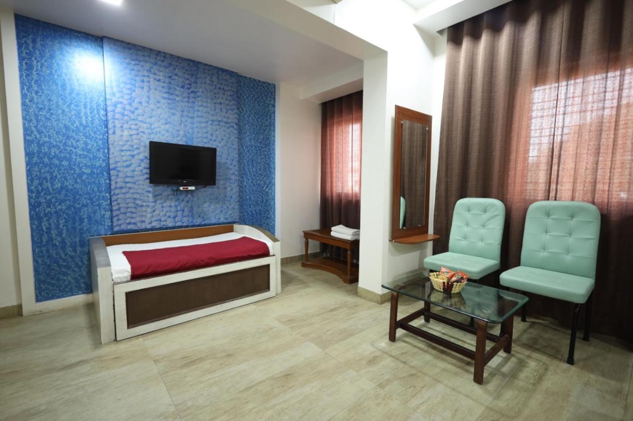 Saish Hotel Shirdi Exterior photo