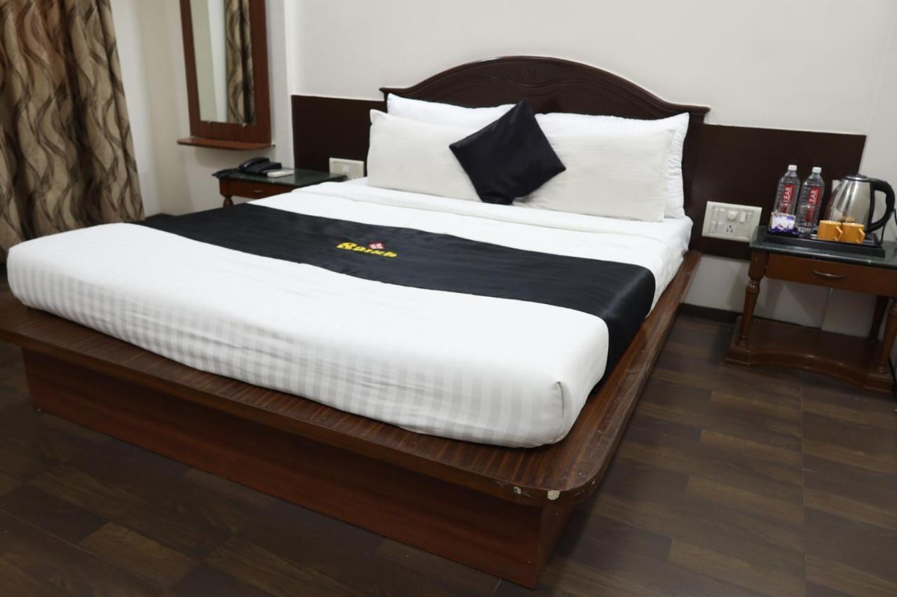 Saish Hotel Shirdi Exterior photo