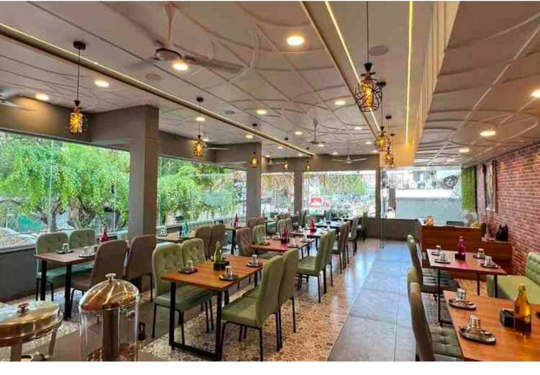 Saish Hotel Shirdi Exterior photo