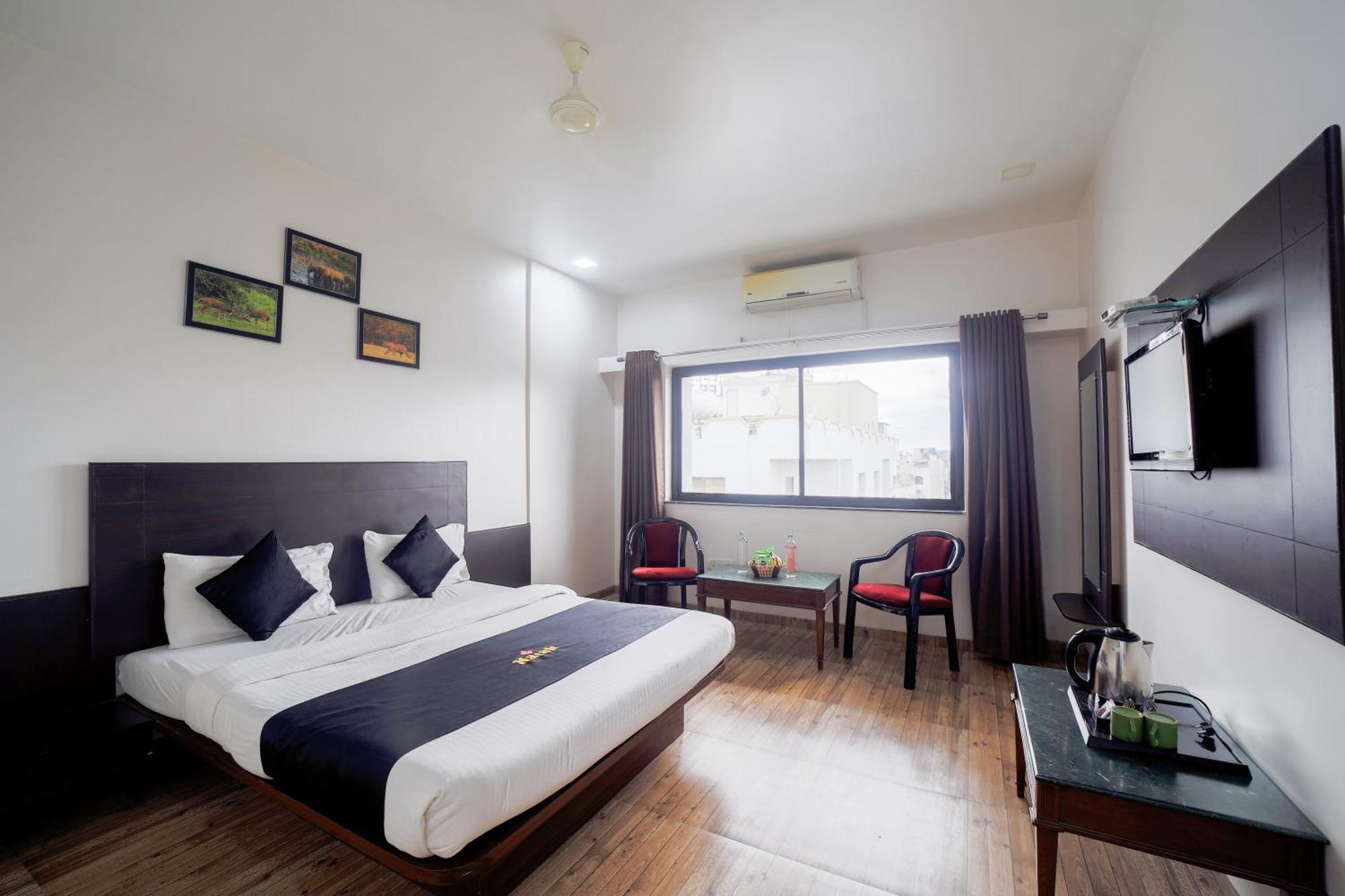 Saish Hotel Shirdi Exterior photo