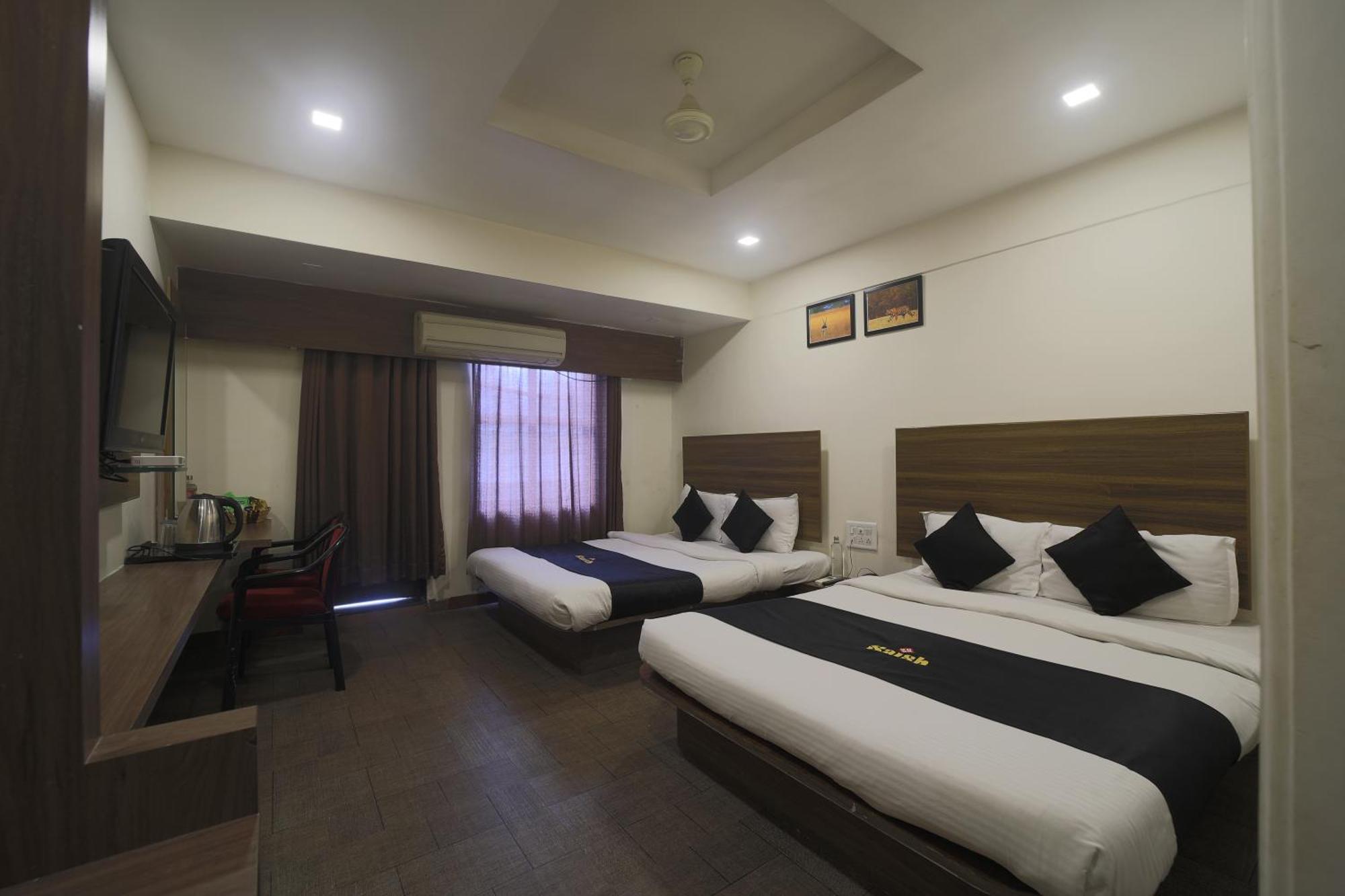 Saish Hotel Shirdi Exterior photo