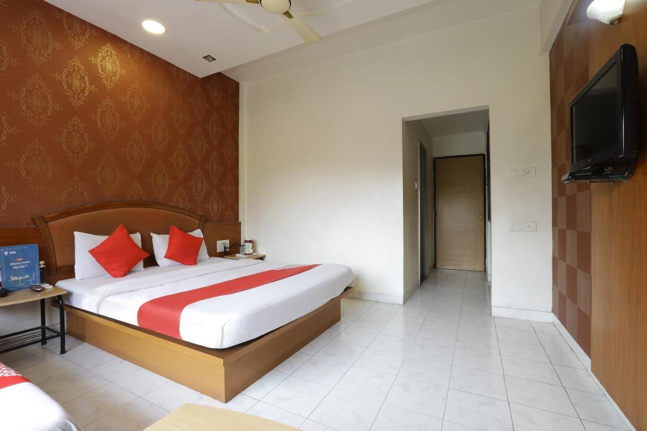 Saish Hotel Shirdi Exterior photo