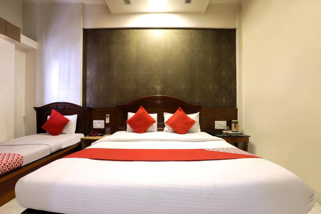 Saish Hotel Shirdi Exterior photo