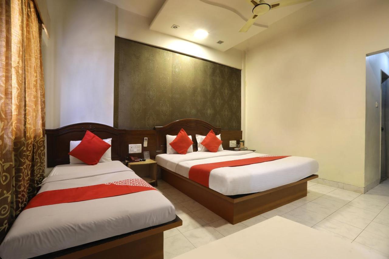 Saish Hotel Shirdi Exterior photo